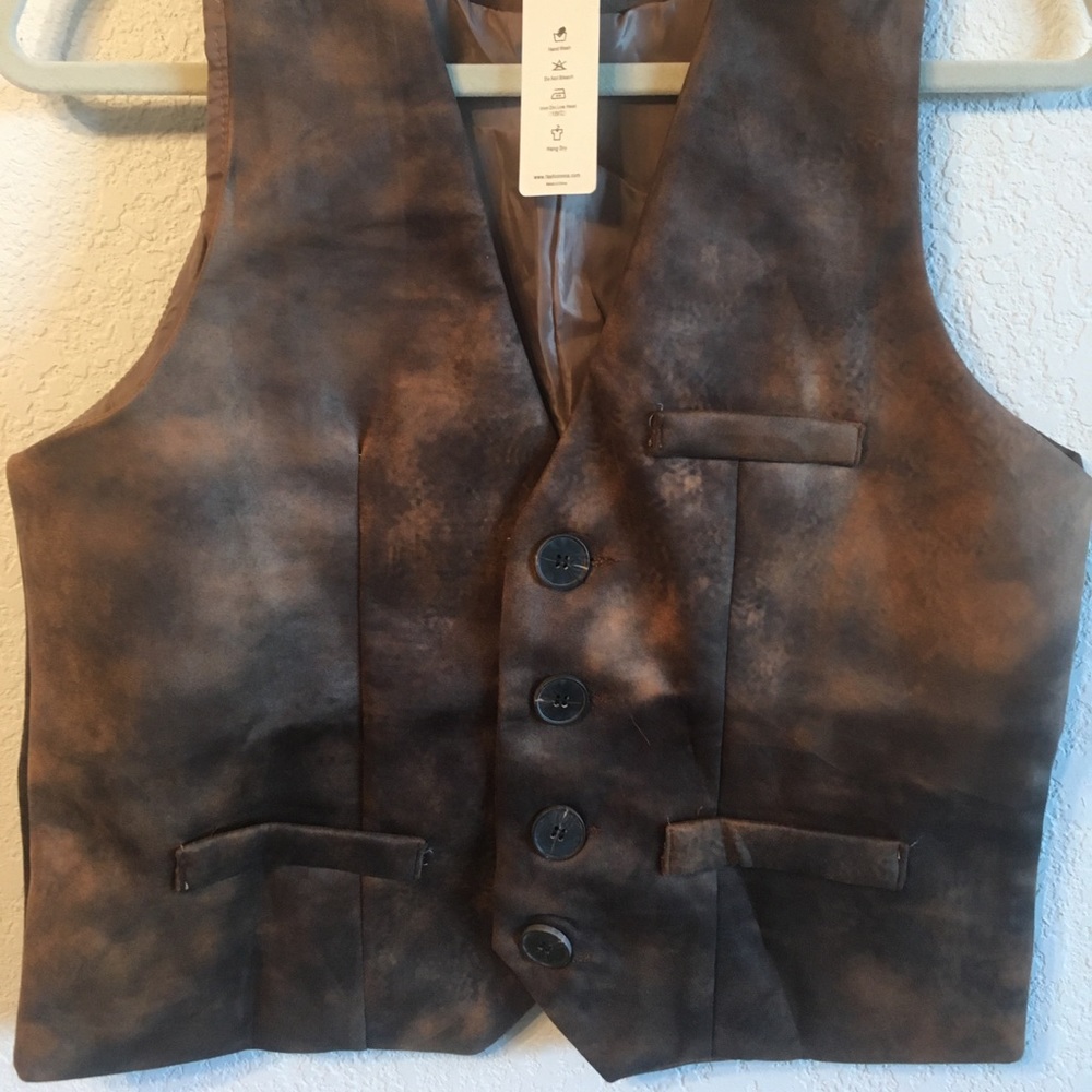 New men’s Small vest
